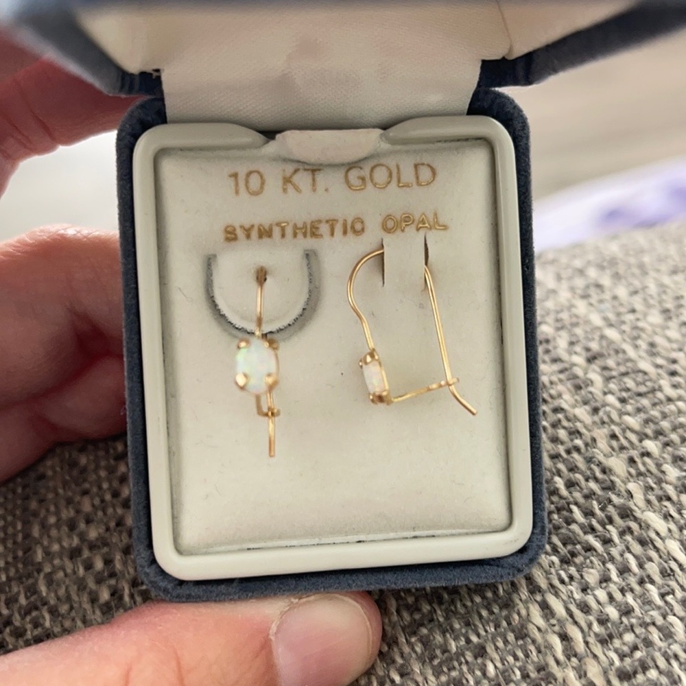 Earrings - Picture 3 of 3